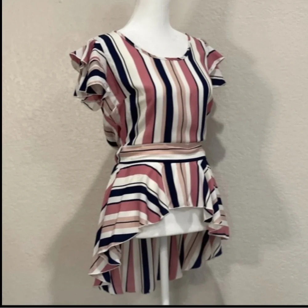 NWOT HELLO MISS pretty blouse